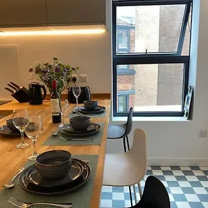 https://apt-brand-new-contemporary-3-bedroom.yorkshirehotels.net